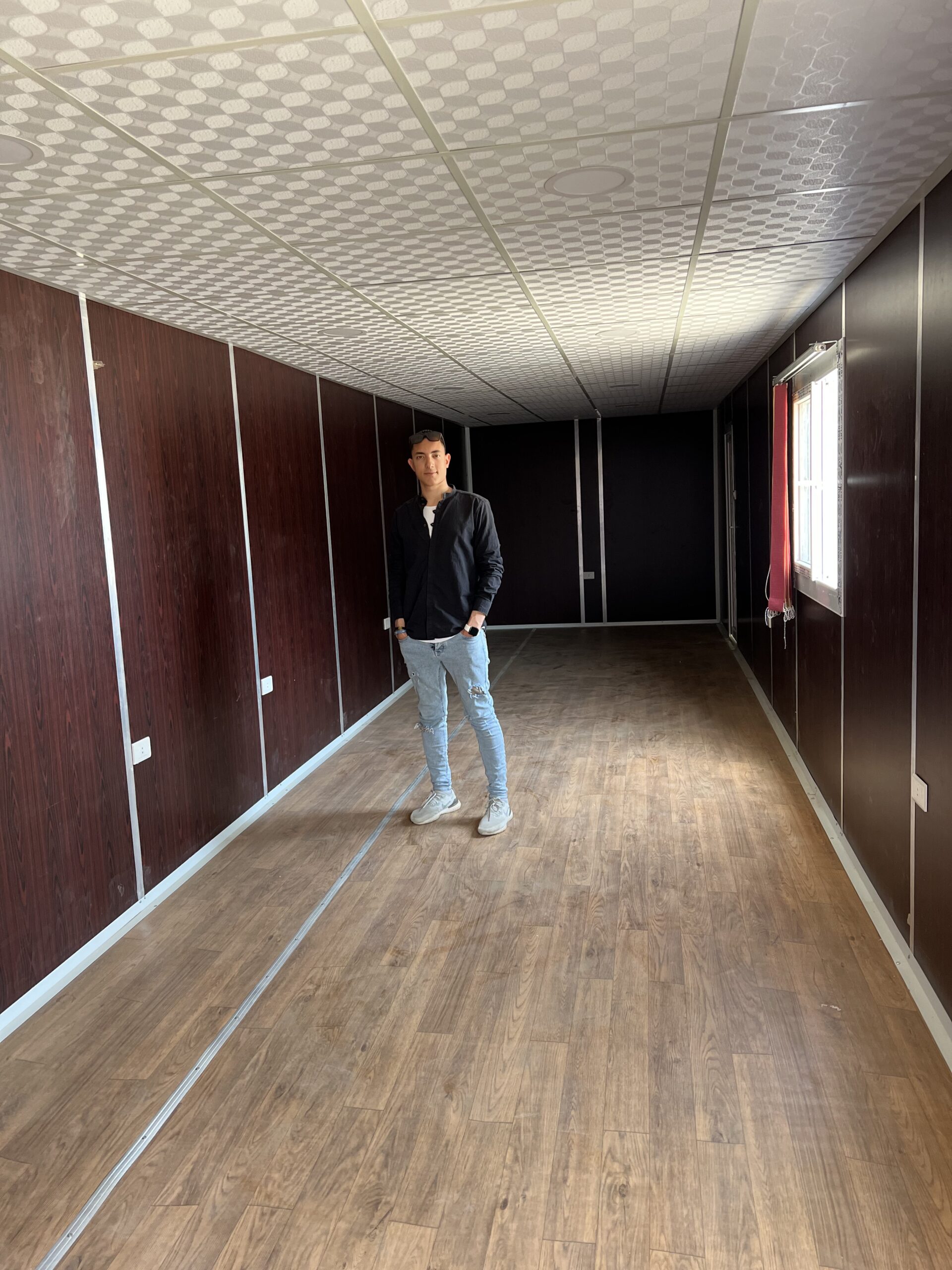 رفانات إدارية ومكتبية: كرفانات مكاتب – كرفان مكتب للبيع – كرفانات مواقع العمل – كرفانات إدارية متنقلة – مكاتب متنقلة – وحدات إدارية متنقلة. كرفانات سكنية: كرفانات عمال – كرفانات سكنية متنقلة – وحدات سكنية جاهزة – وحدات سكنية متنقلة – كرفانات سكنية مستعملة – كرفان سكني للبيع. كرفانات تجارية وخدمية: كرفانات مطاعم – كرفان مطعم متنقل – كرفان كافيه – كافيه متنقل – مطاعم متنقلة – كرفانات تجارية – عربات طعام متنقلة – فود ترك – مشروع فود ترك مصر – كرفانات معارض – كرفانات عرض منتجات. كرفانات خدمية: كرفانات حمامات – كرفانات حمامات متنقلة – وحدات حمامات جاهزة – كرفان حمام متنقل – حمامات متنقلة للمشاريع – كرفانات حمامات للبيع.